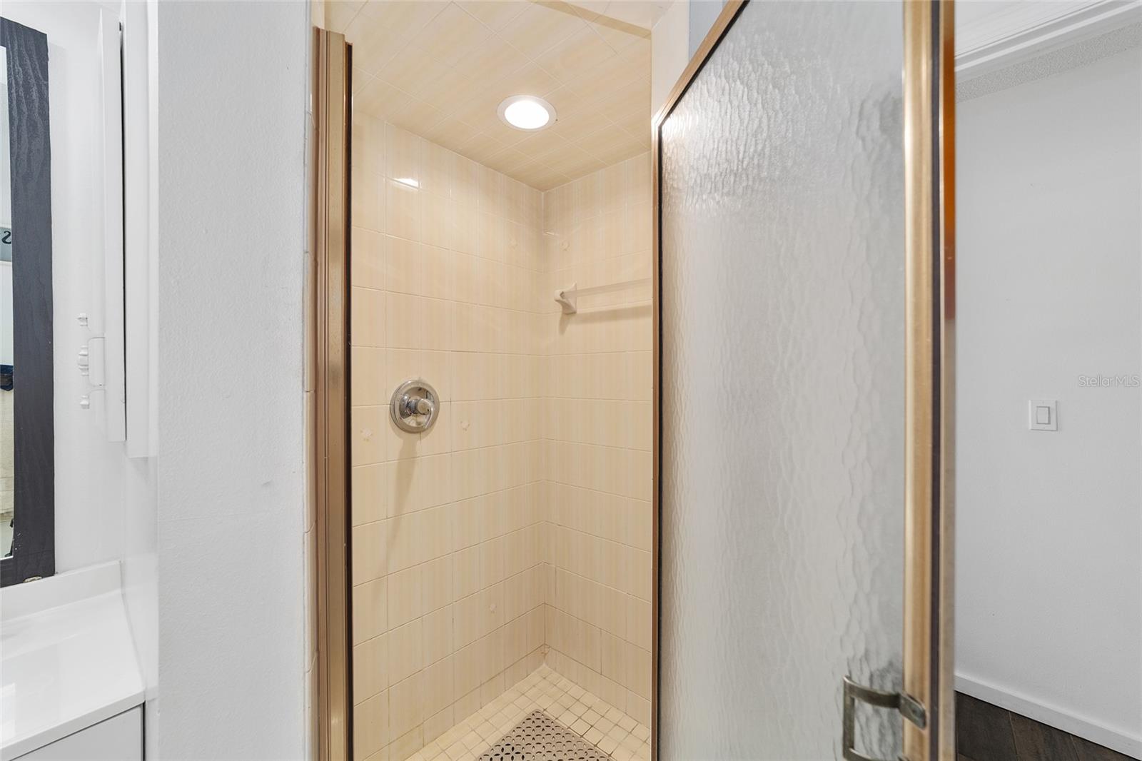 FLORAL ACRES UNREC - Residential