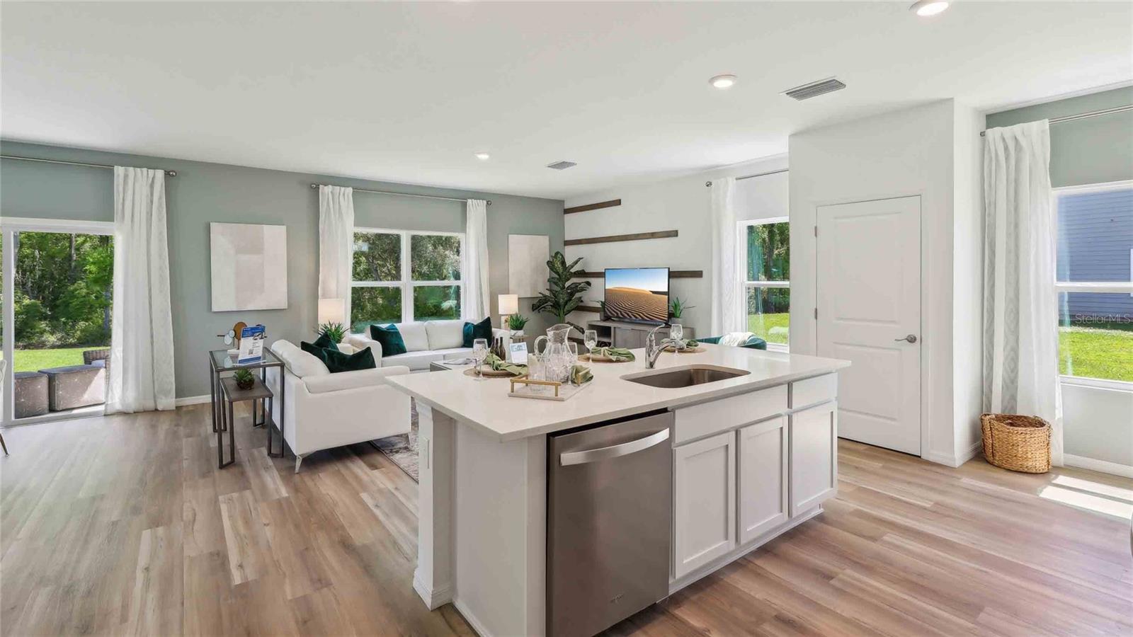 AVALON WOODS - Residential