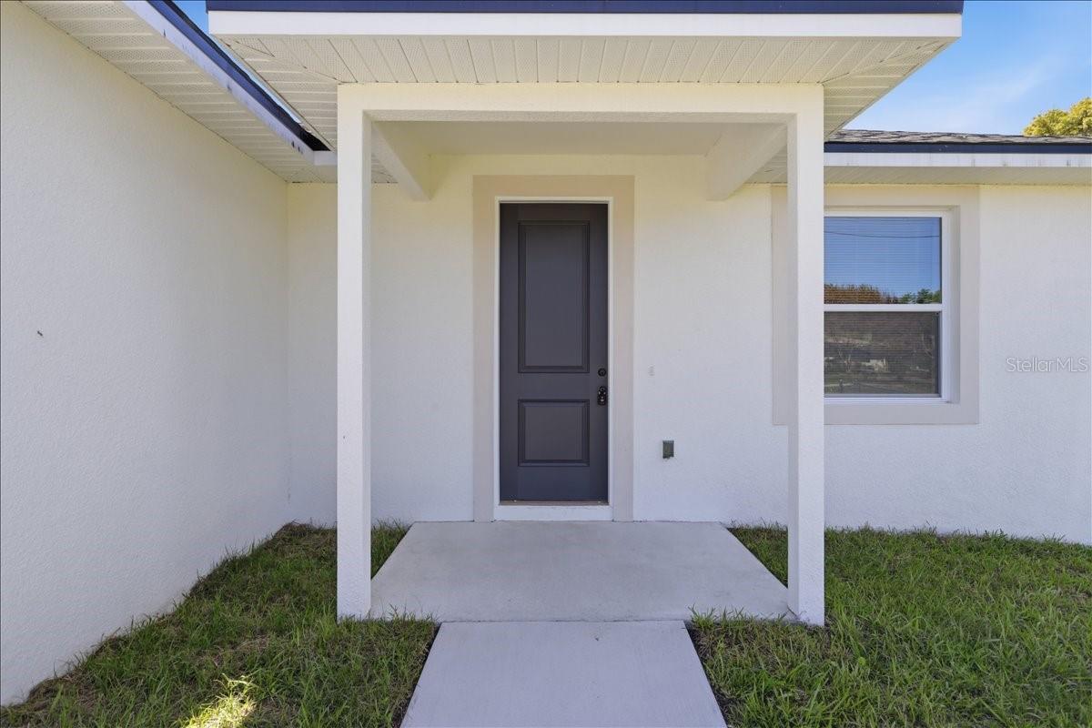 1305 E PARKER STREET