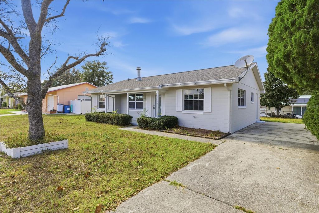 Photo of 3420 SW 150th Lane Road, Ocala, FL 34473 (MLS # OM716310)