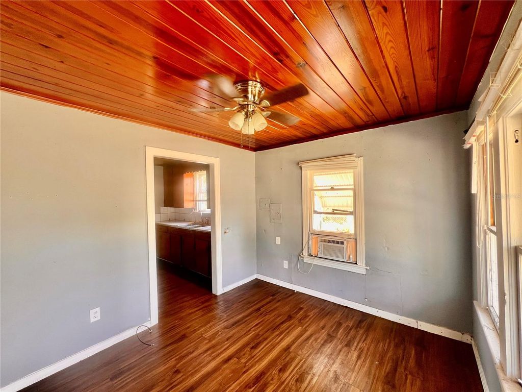 Photo of 136 Arizona Avenue, Lakeland, FL 33801 (MLS # O6401781)