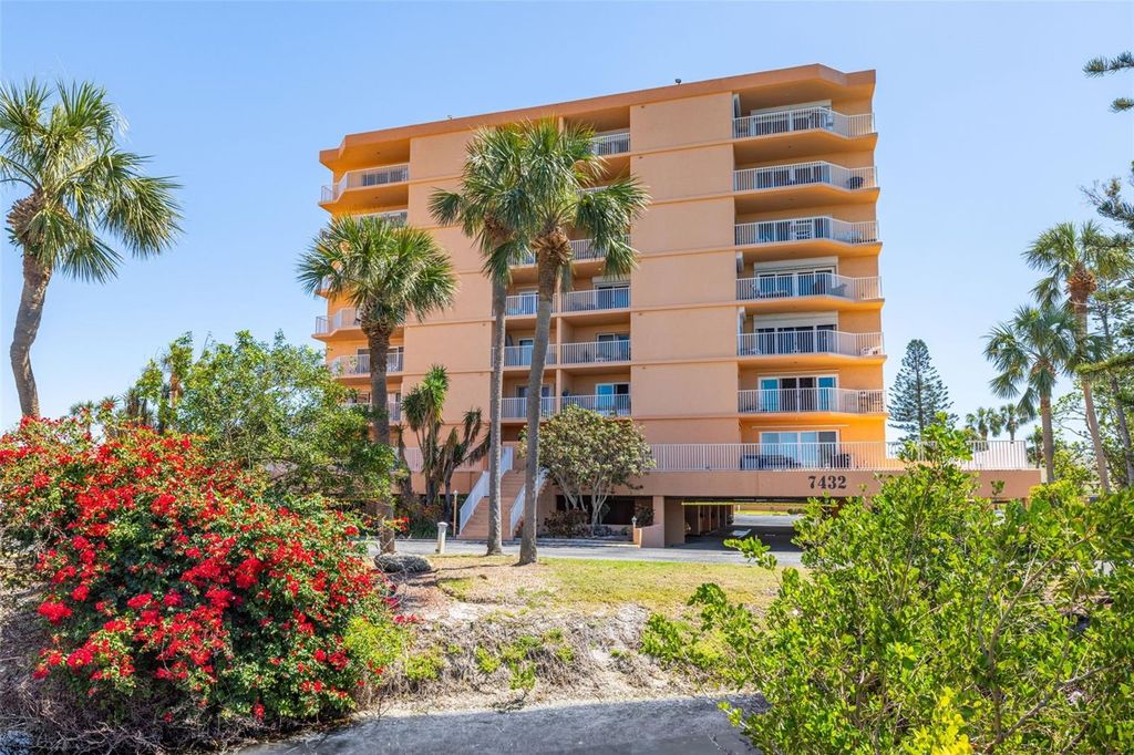 Photo of 7432 Sunshine Skyway Lane S #506, St Petersburg, FL 33711 (MLS # TB8433605)