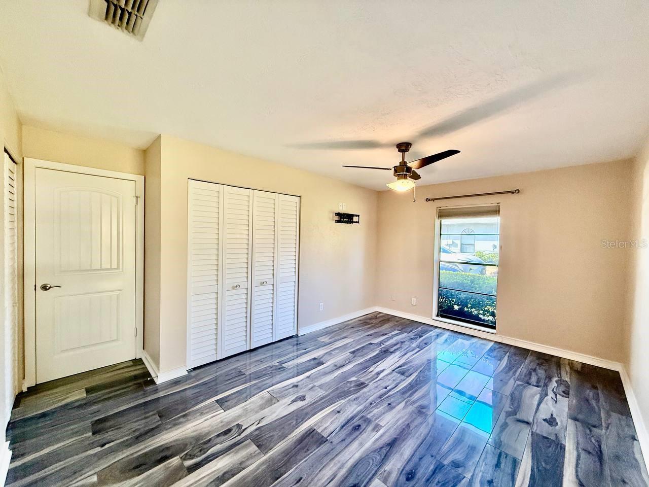 CLUB VILLAS CONDO - Residential Lease