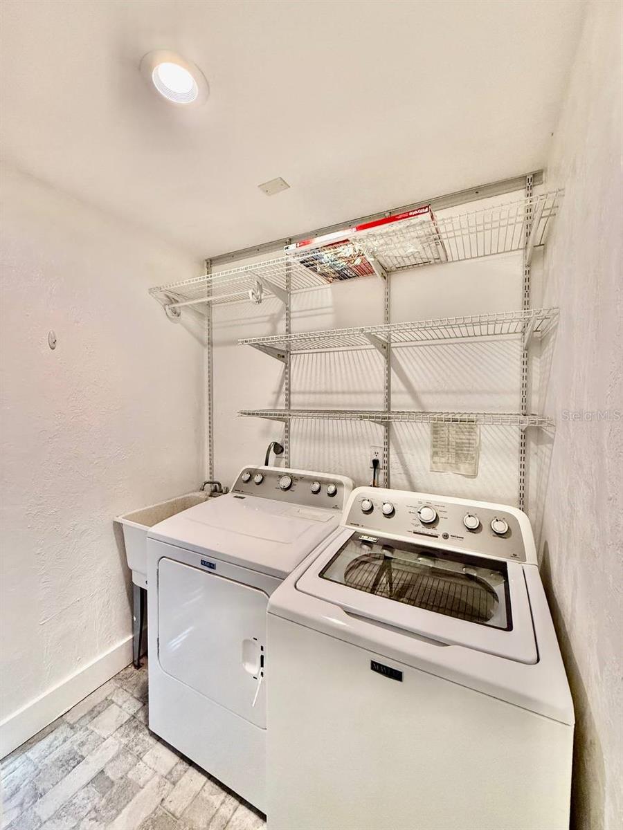 CLUB VILLAS CONDO - Residential Lease