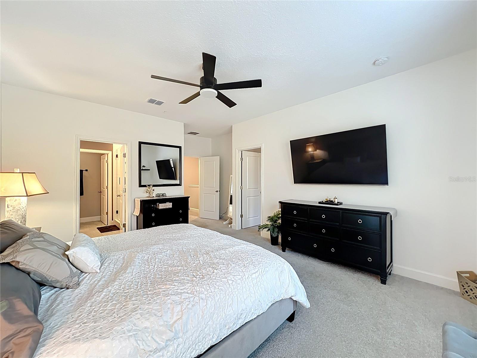 SEMINOLE CROSSING TWNHMS - Residential