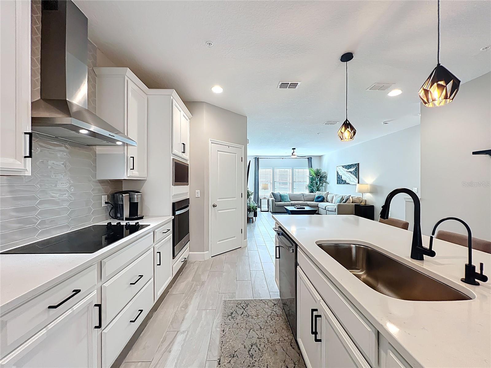 SEMINOLE CROSSING TWNHMS - Residential