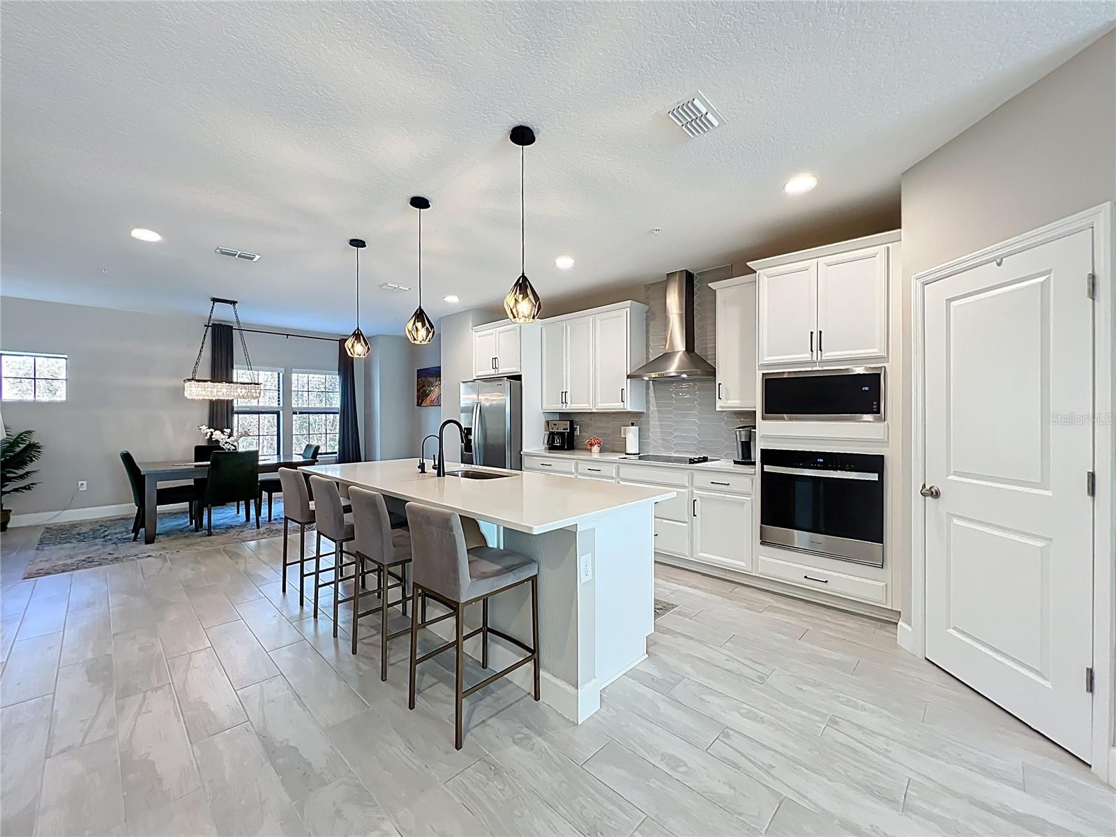 SEMINOLE CROSSING TWNHMS - Residential