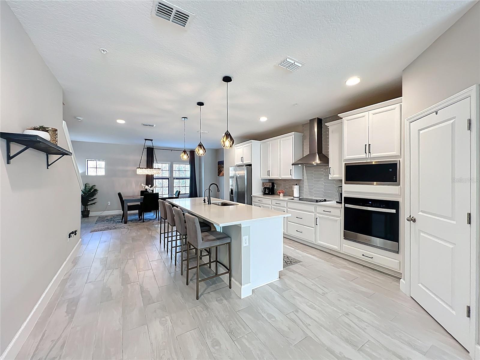 SEMINOLE CROSSING TWNHMS - Residential