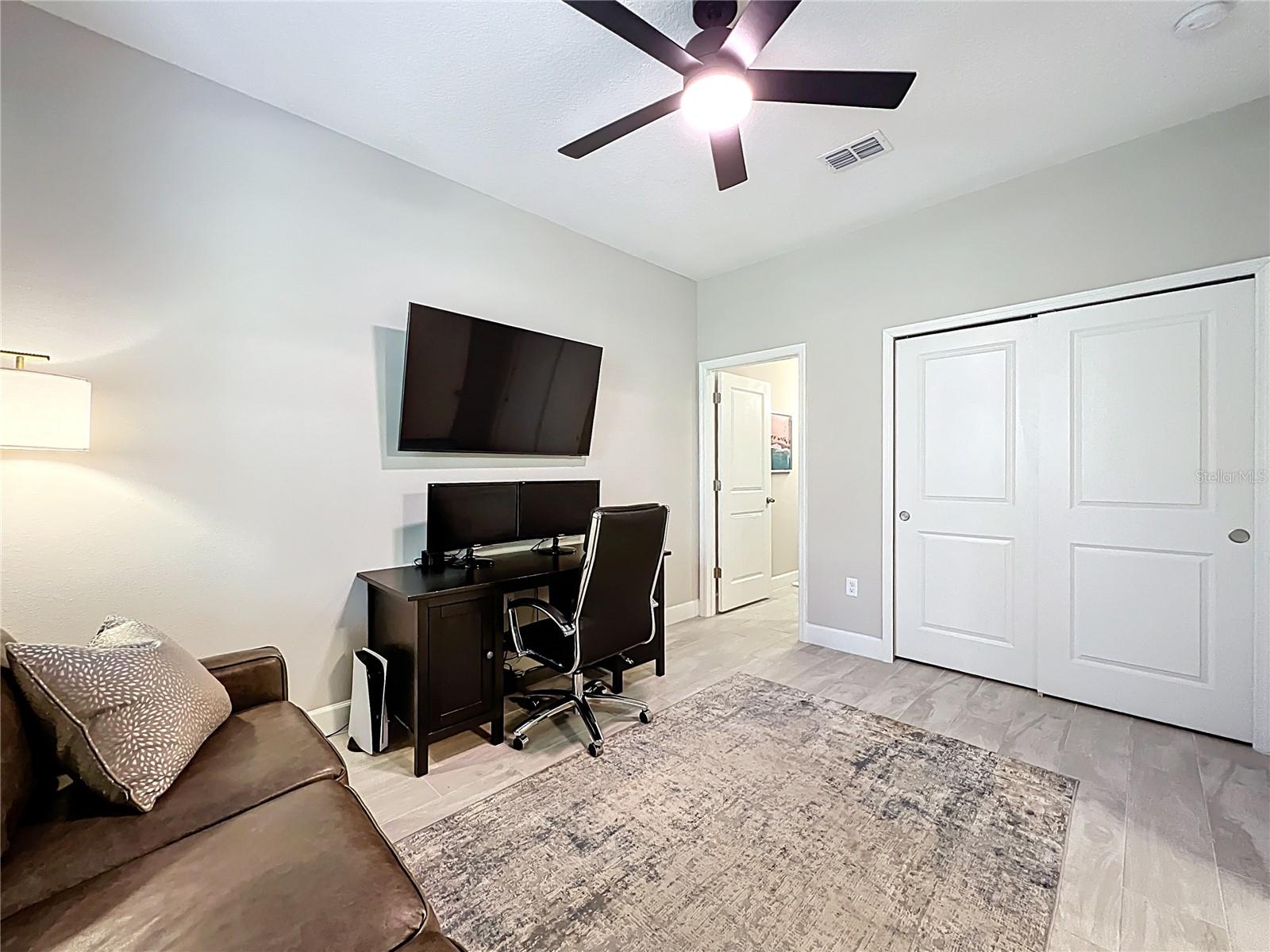 SEMINOLE CROSSING TWNHMS - Residential