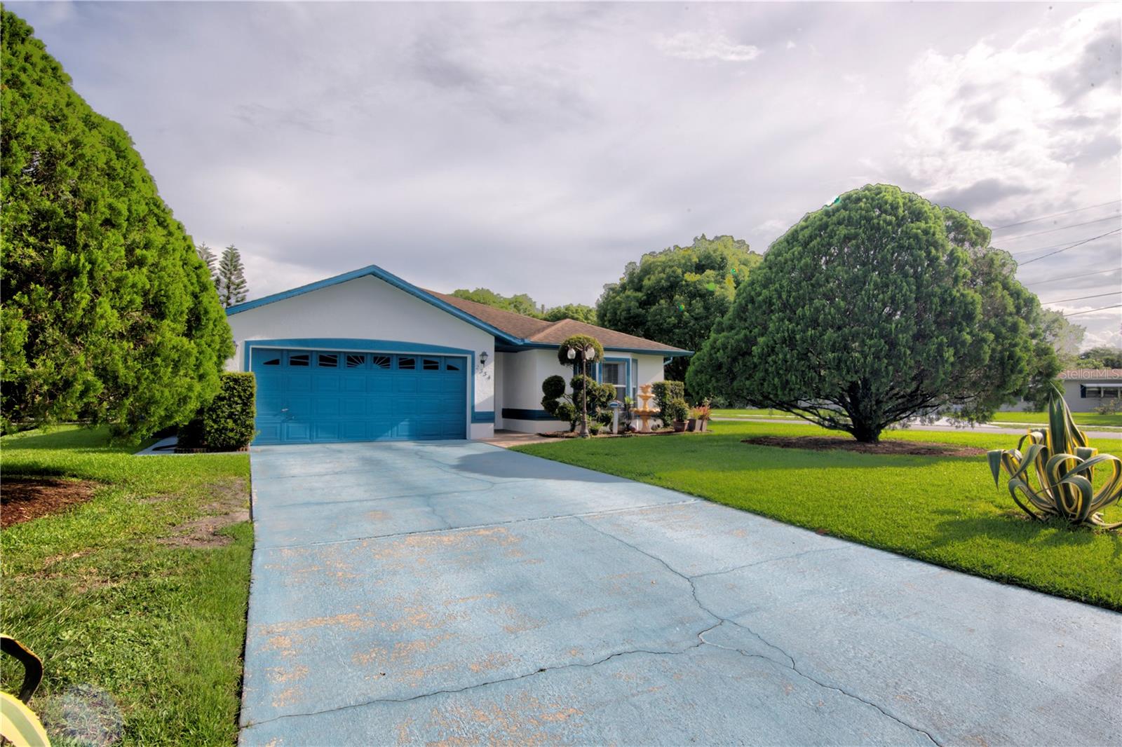 2334 W DORIS STREET