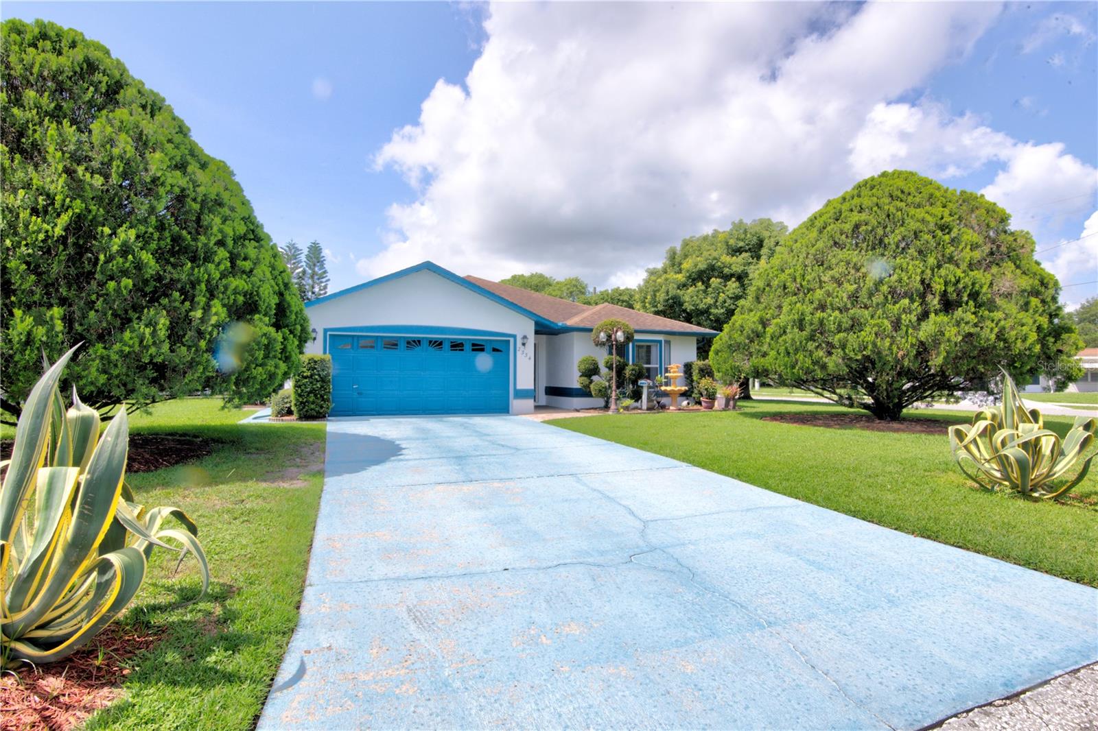 2334 W DORIS STREET