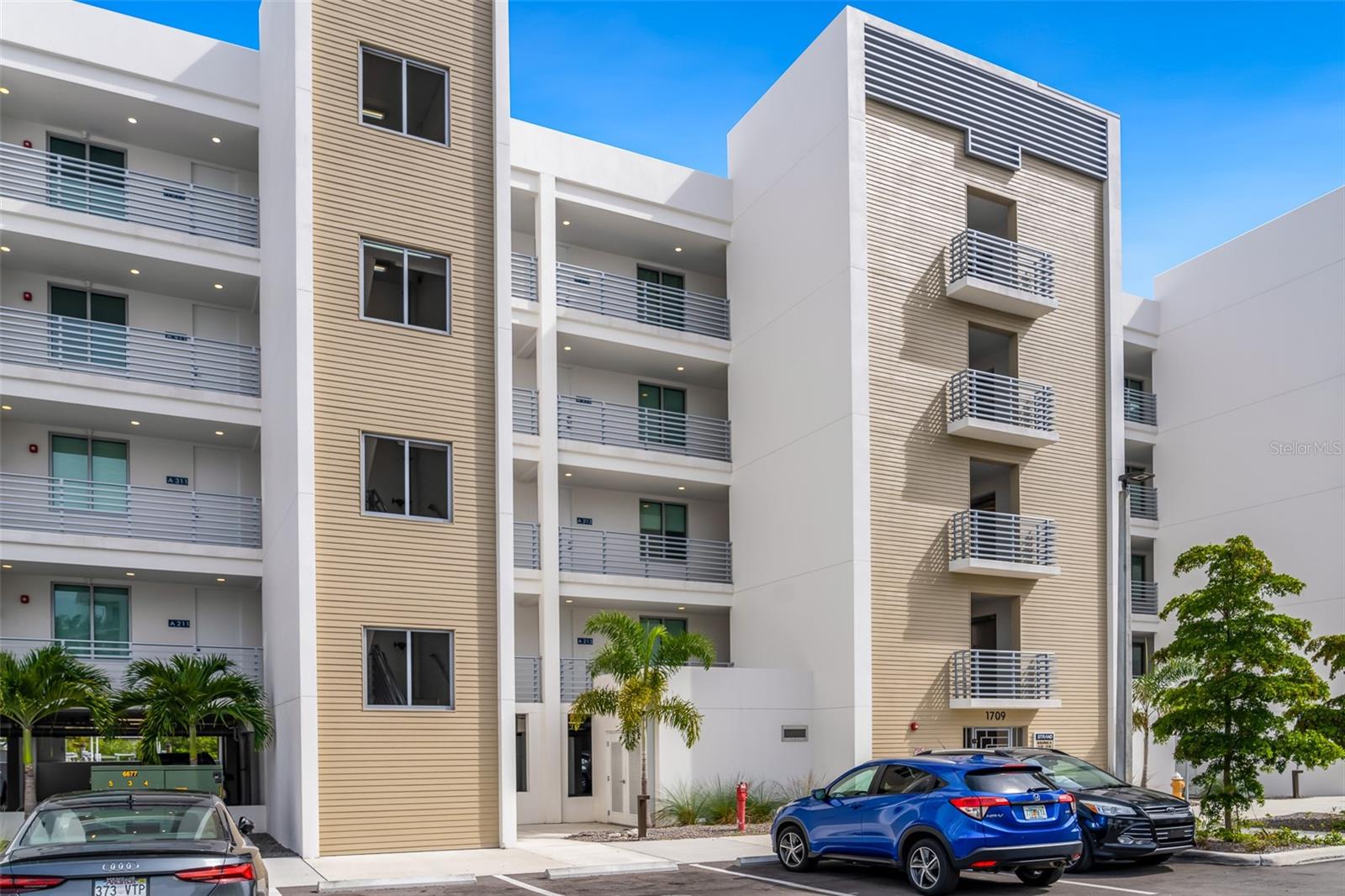 1709 N TAMIAMI TRAIL A313