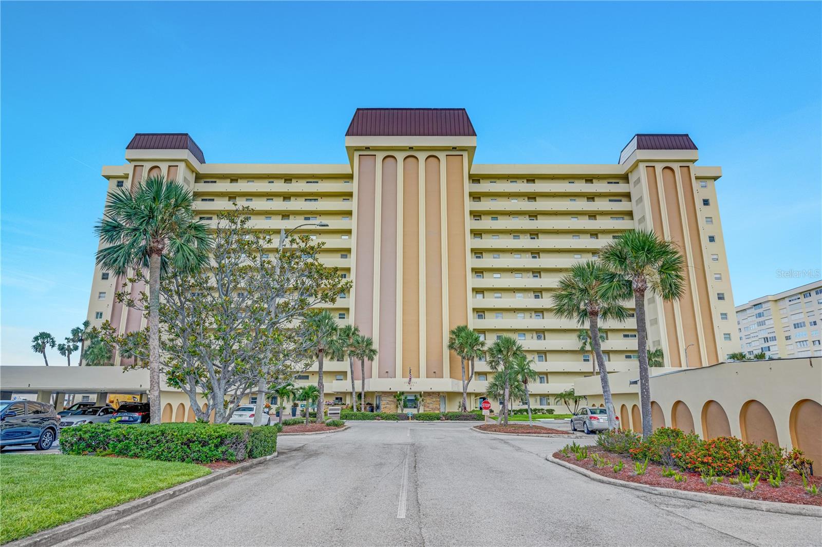 4525 COVE CIRCLE 1002