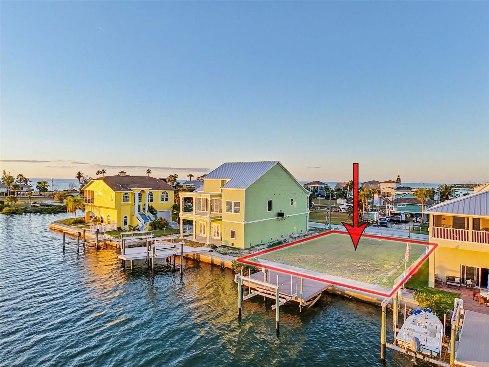 DRIFTWOOD ISLES - Land