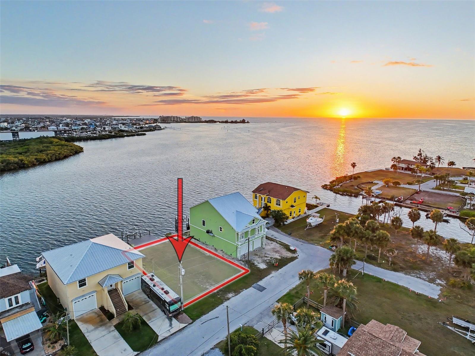 DRIFTWOOD ISLES - Land