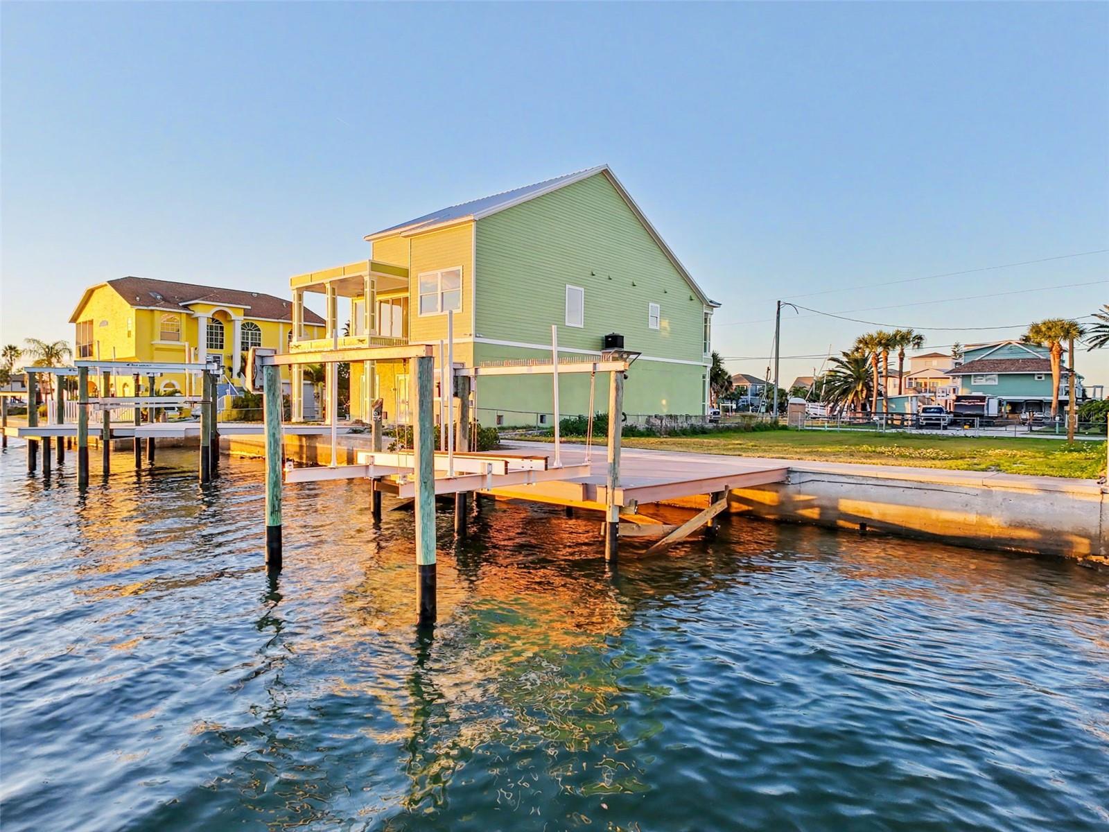 DRIFTWOOD ISLES - Land