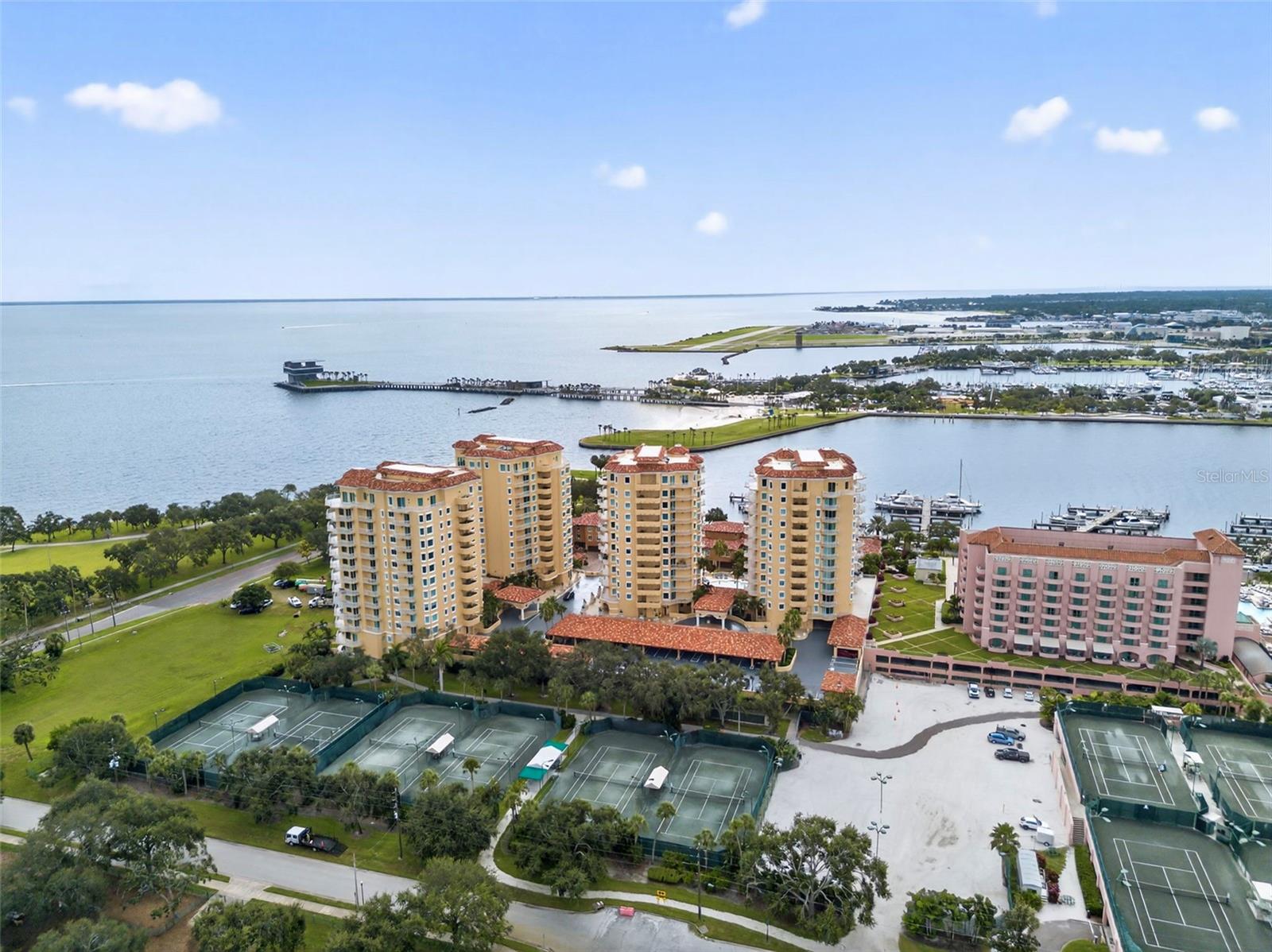 VINOY PLACE CONDO - Residential