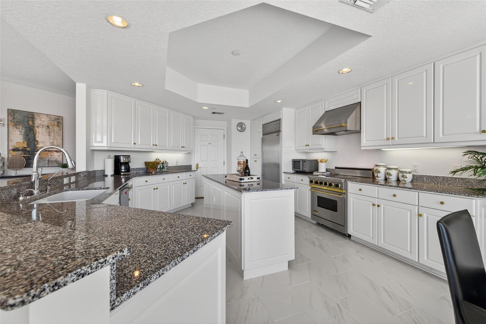 VINOY PLACE CONDO - Residential