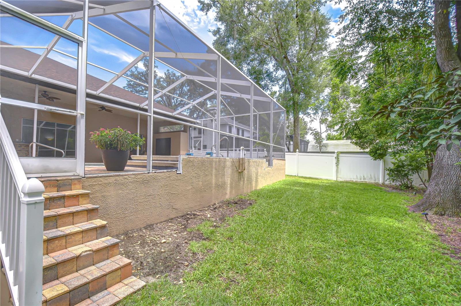 2504 OAK LANDING DRIVE