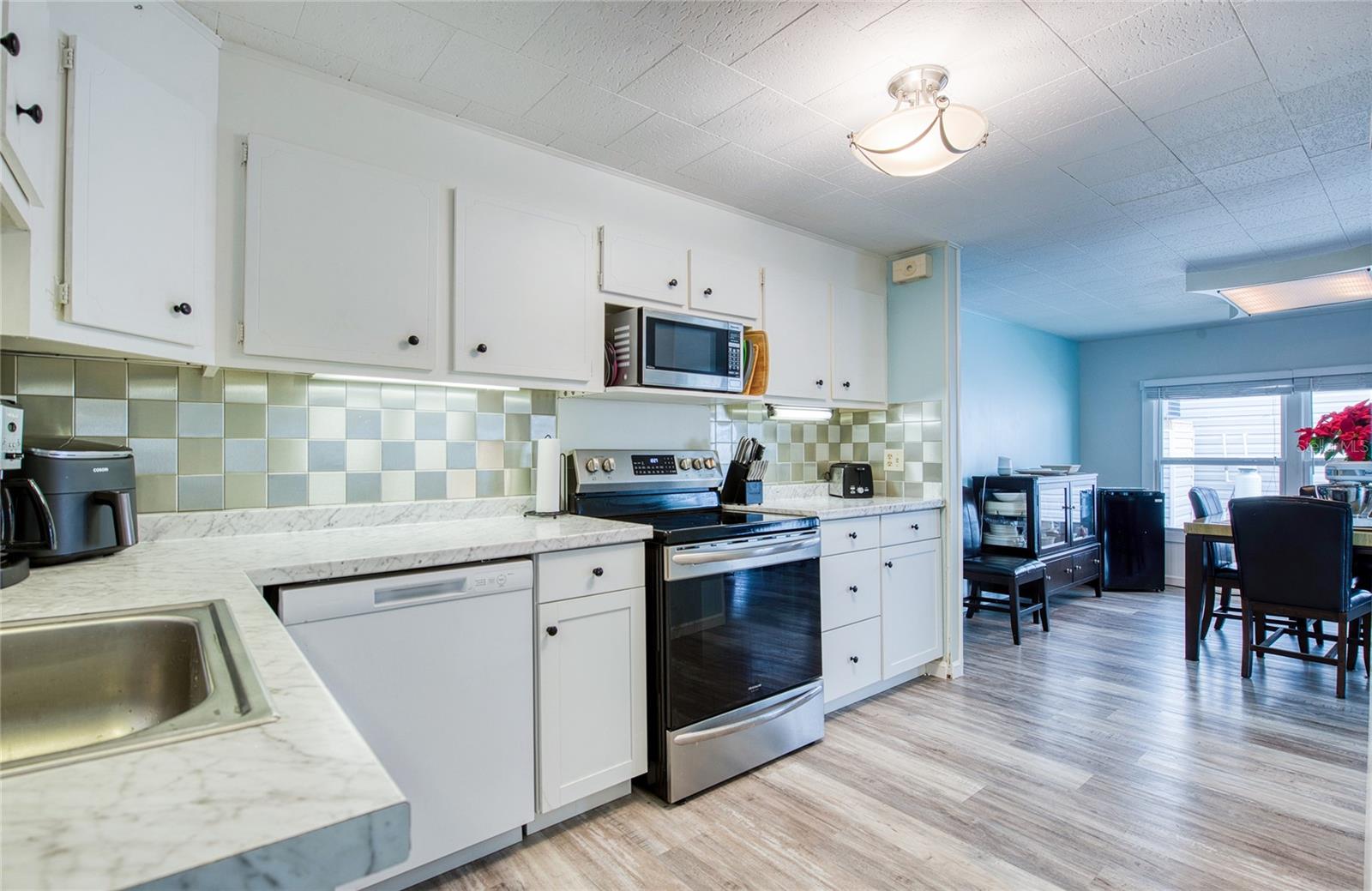 BAY ARISTOCRAT VILLAGE MOBILE HOME PARK UNREC - Residential