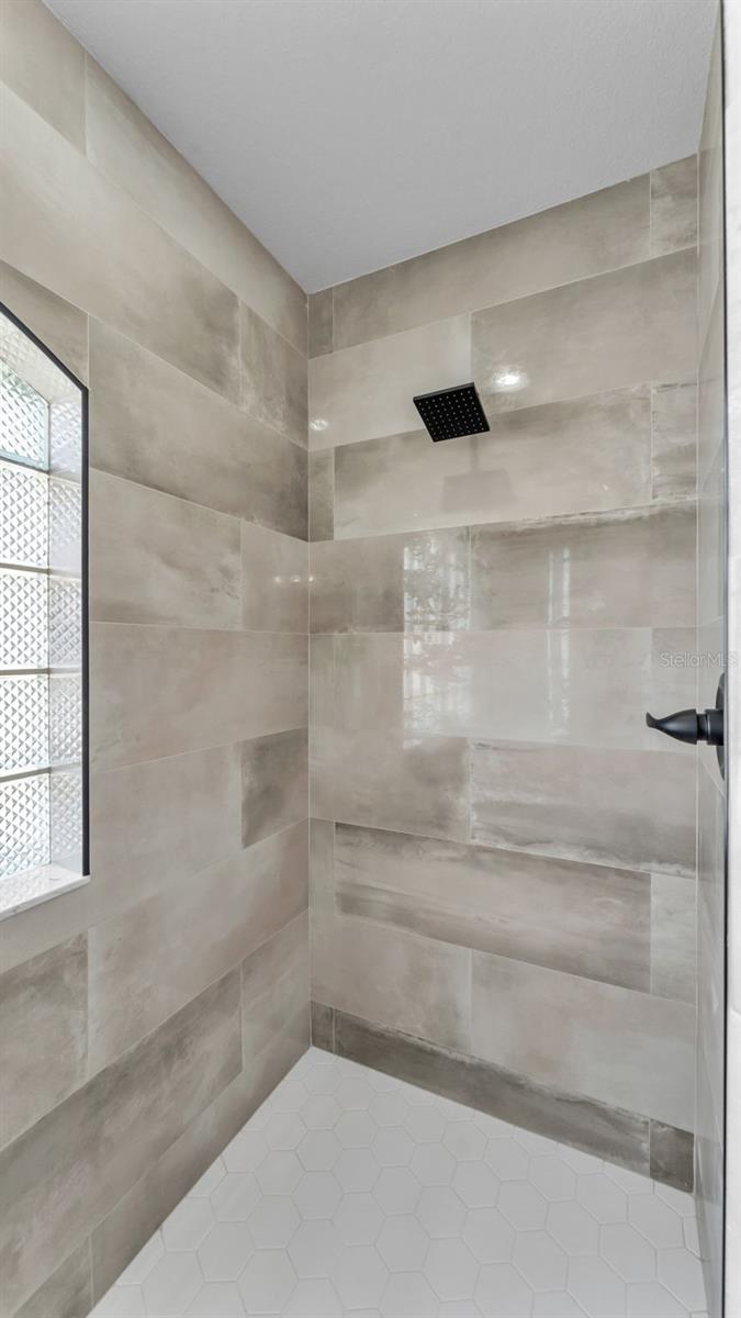 HUNTINGTON RIDGE - Residential