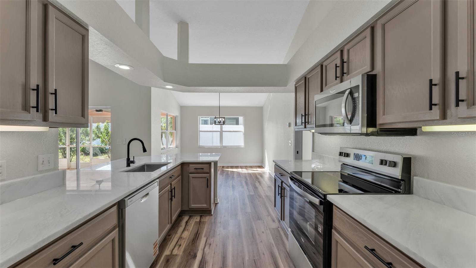 HUNTINGTON RIDGE - Residential