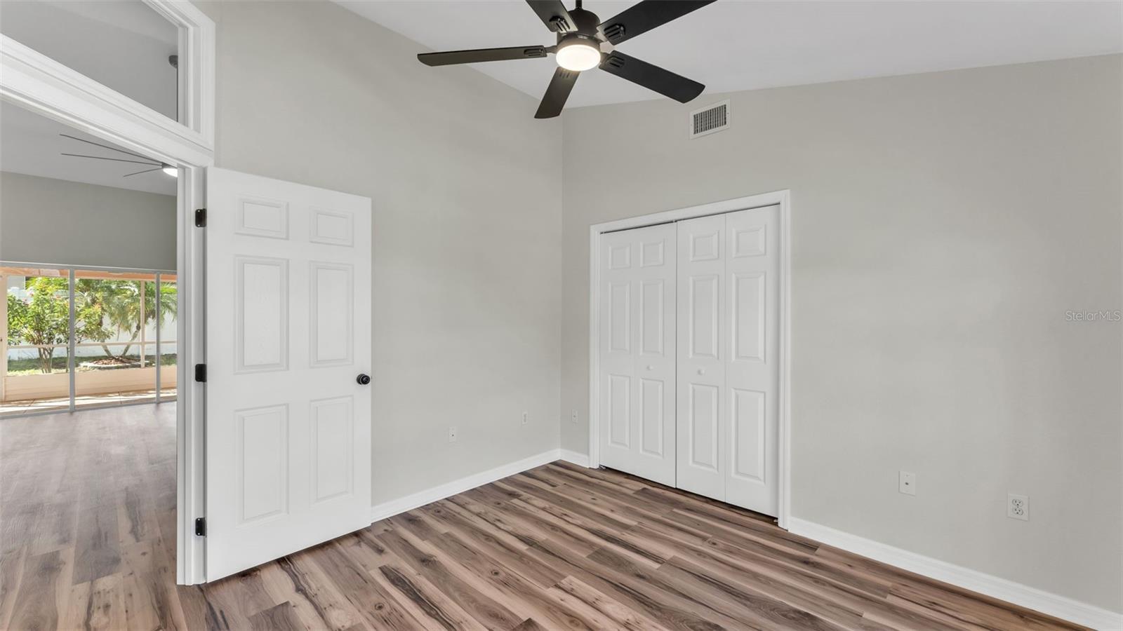 HUNTINGTON RIDGE - Residential