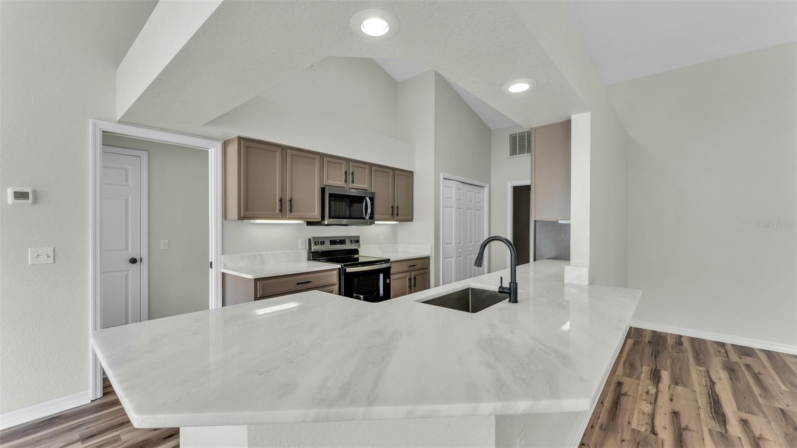 HUNTINGTON RIDGE - Residential