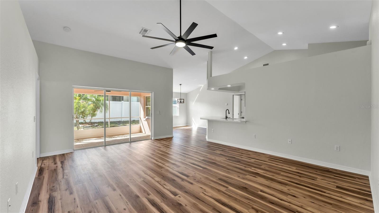 HUNTINGTON RIDGE - Residential