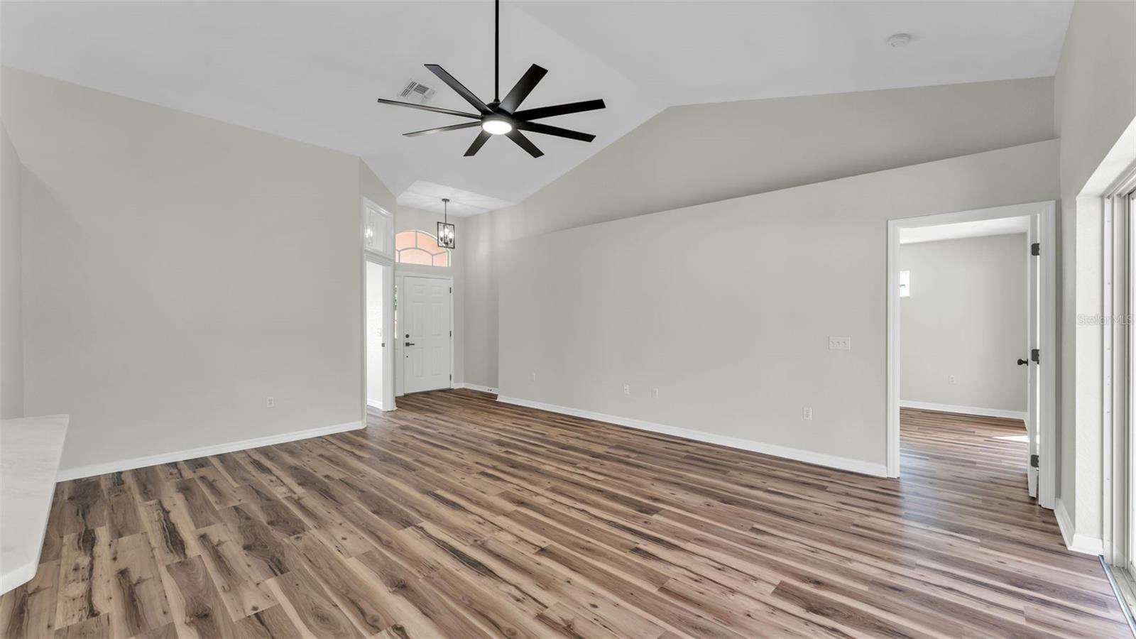 HUNTINGTON RIDGE - Residential