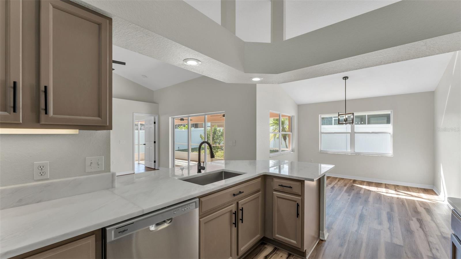 HUNTINGTON RIDGE - Residential