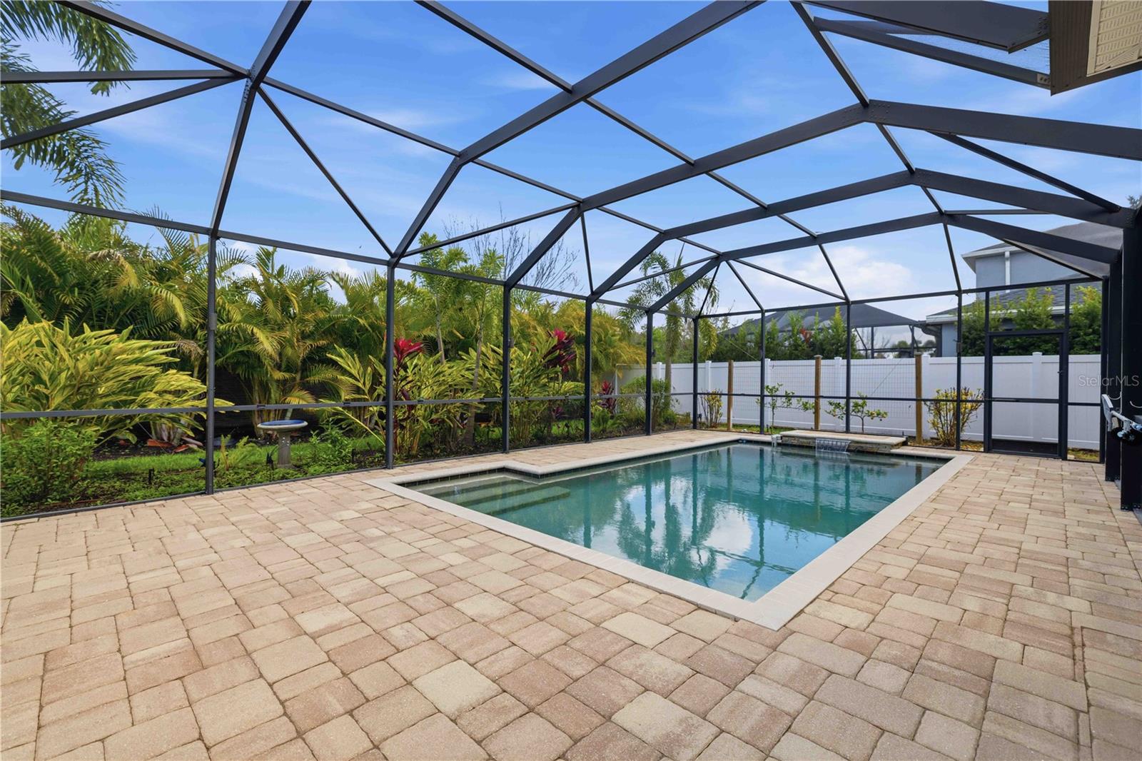 STONELEDGE - Residential