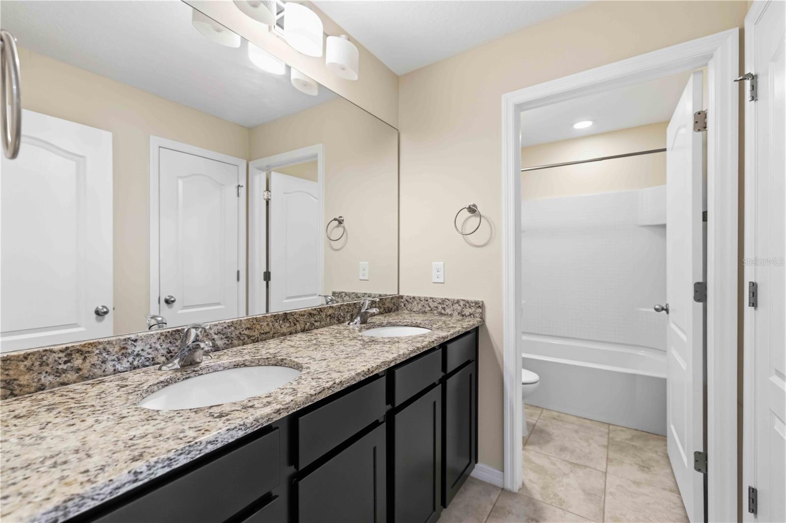 STONELEDGE - Residential