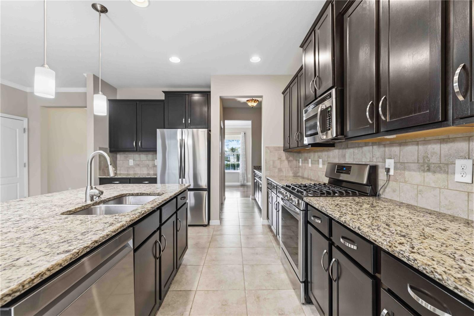 STONELEDGE - Residential