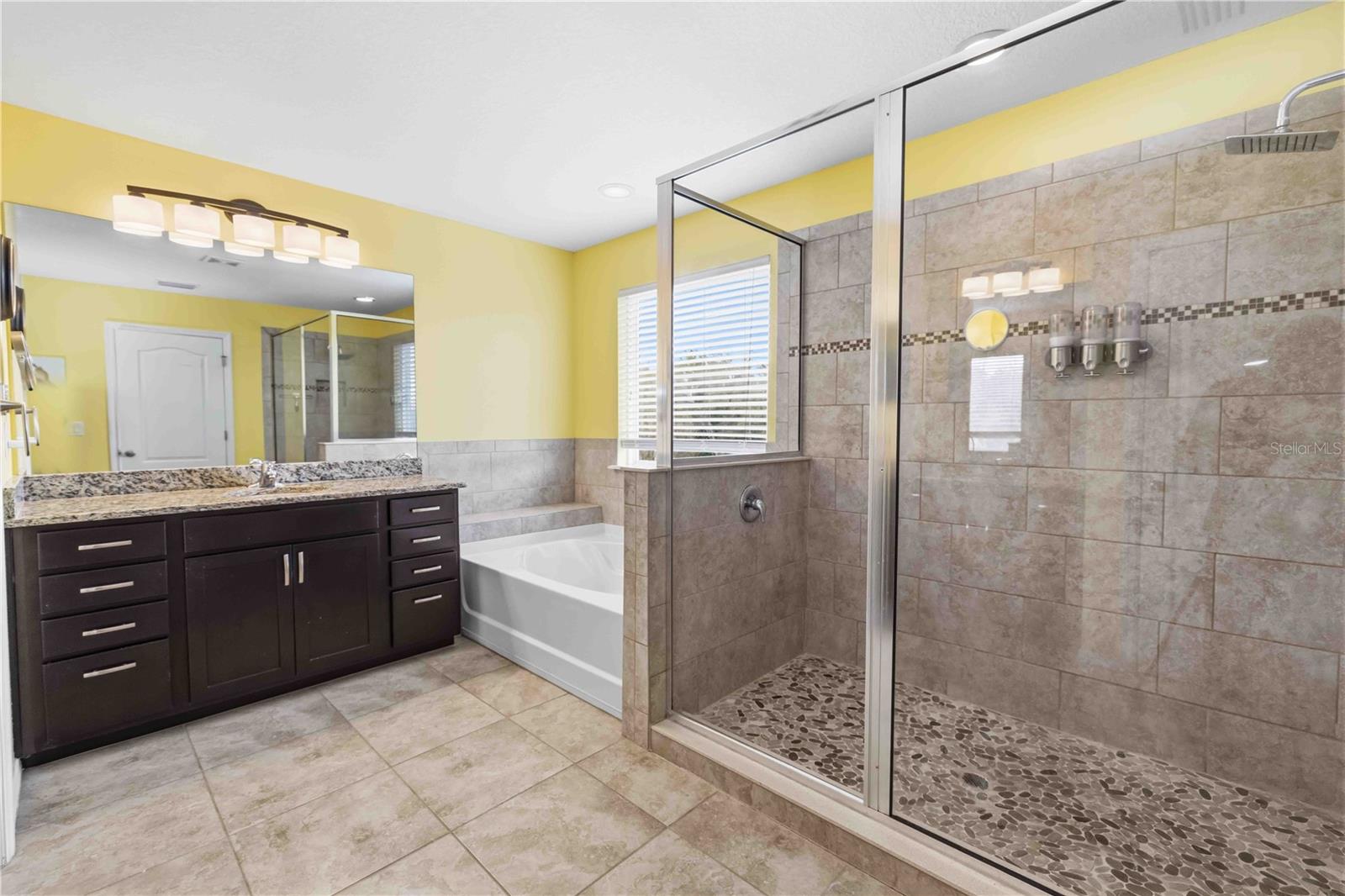 STONELEDGE - Residential