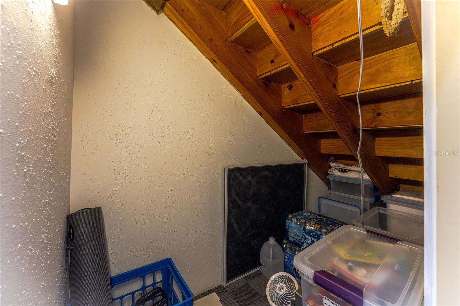 TOWNS AT LAKESIDE - Residential