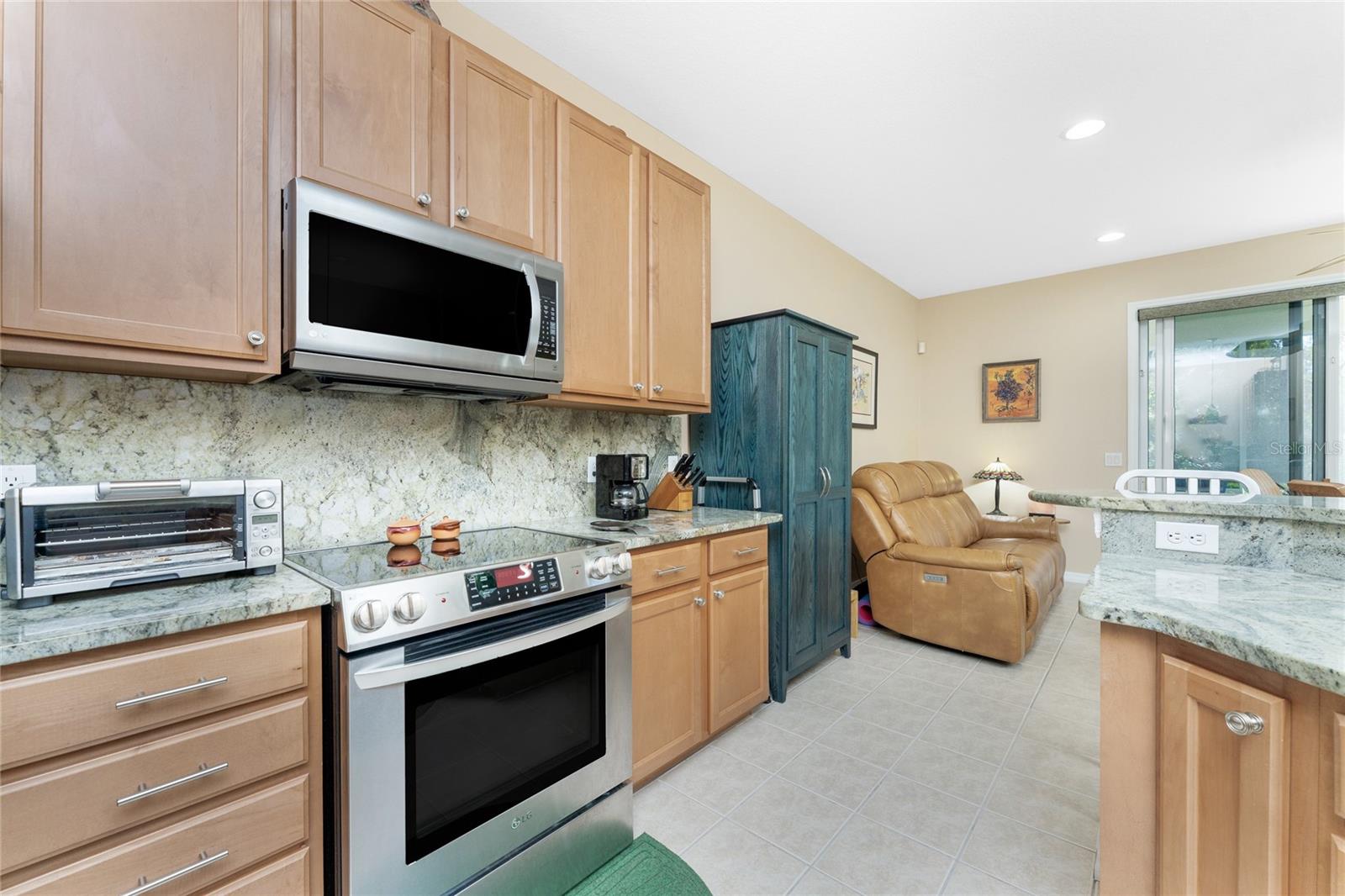 TOWNS AT LAKESIDE - Residential