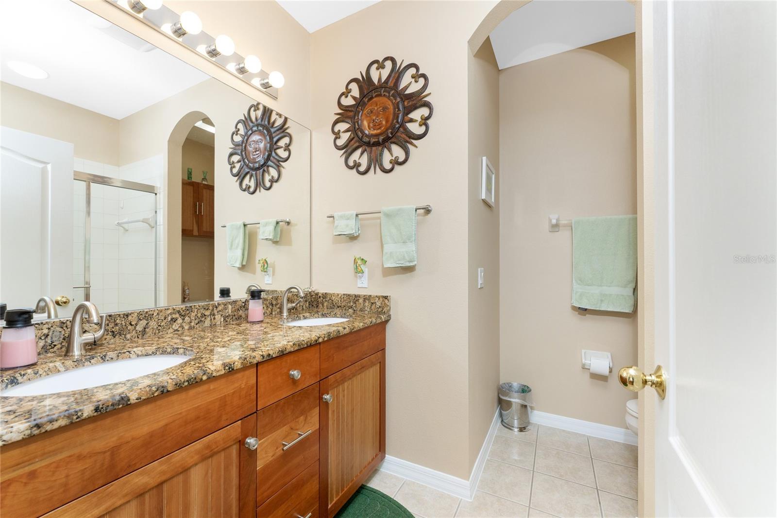 TOWNS AT LAKESIDE - Residential