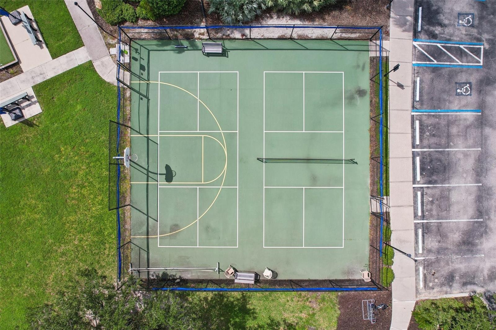 TOWNS AT LAKESIDE - Residential