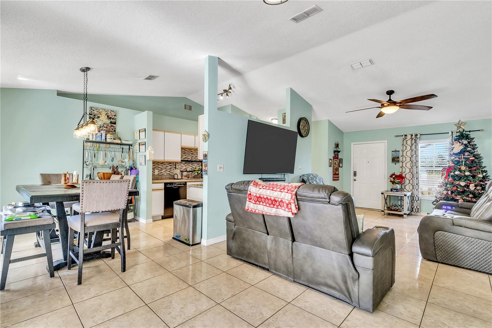 929 ALBERTVILLE COURT