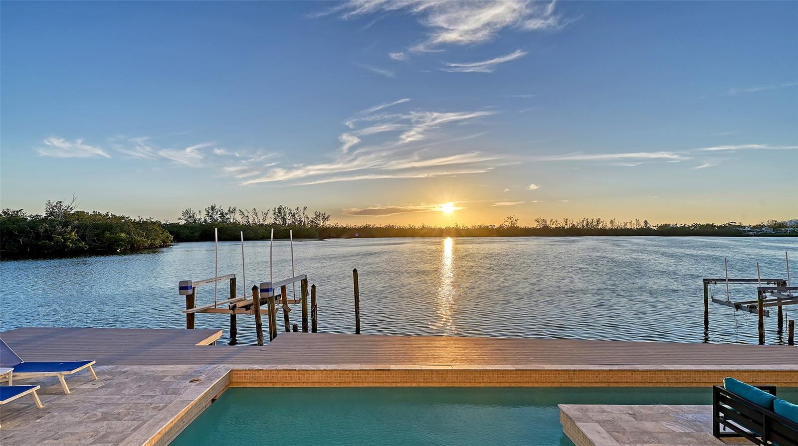 JOHN RINGLING ESTATES ST ARMANDS DIV 01 - Residential