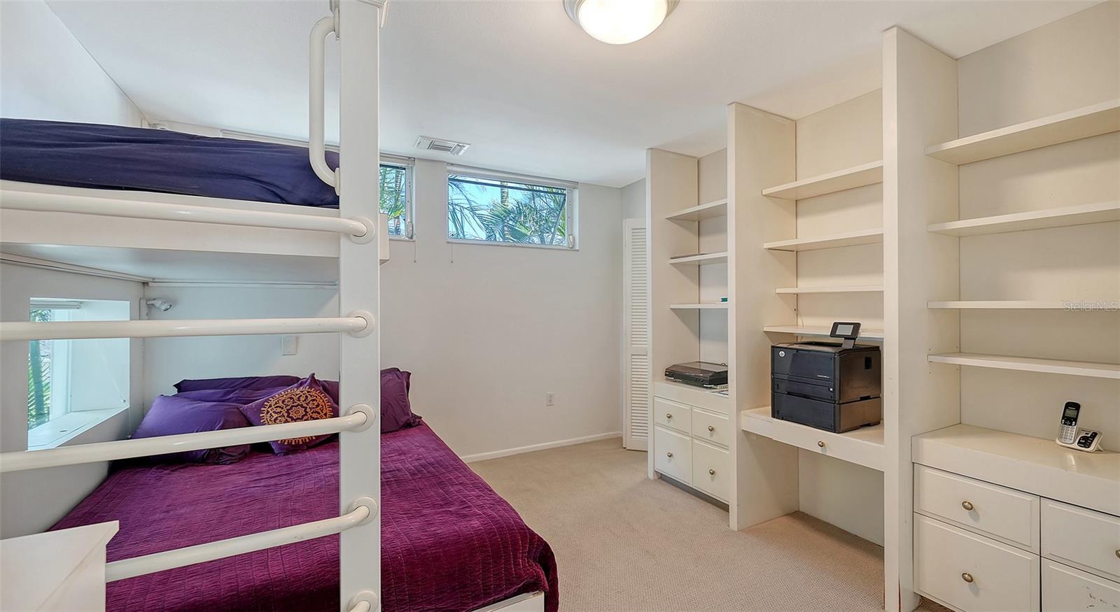 JOHN RINGLING ESTATES ST ARMANDS DIV 01 - Residential