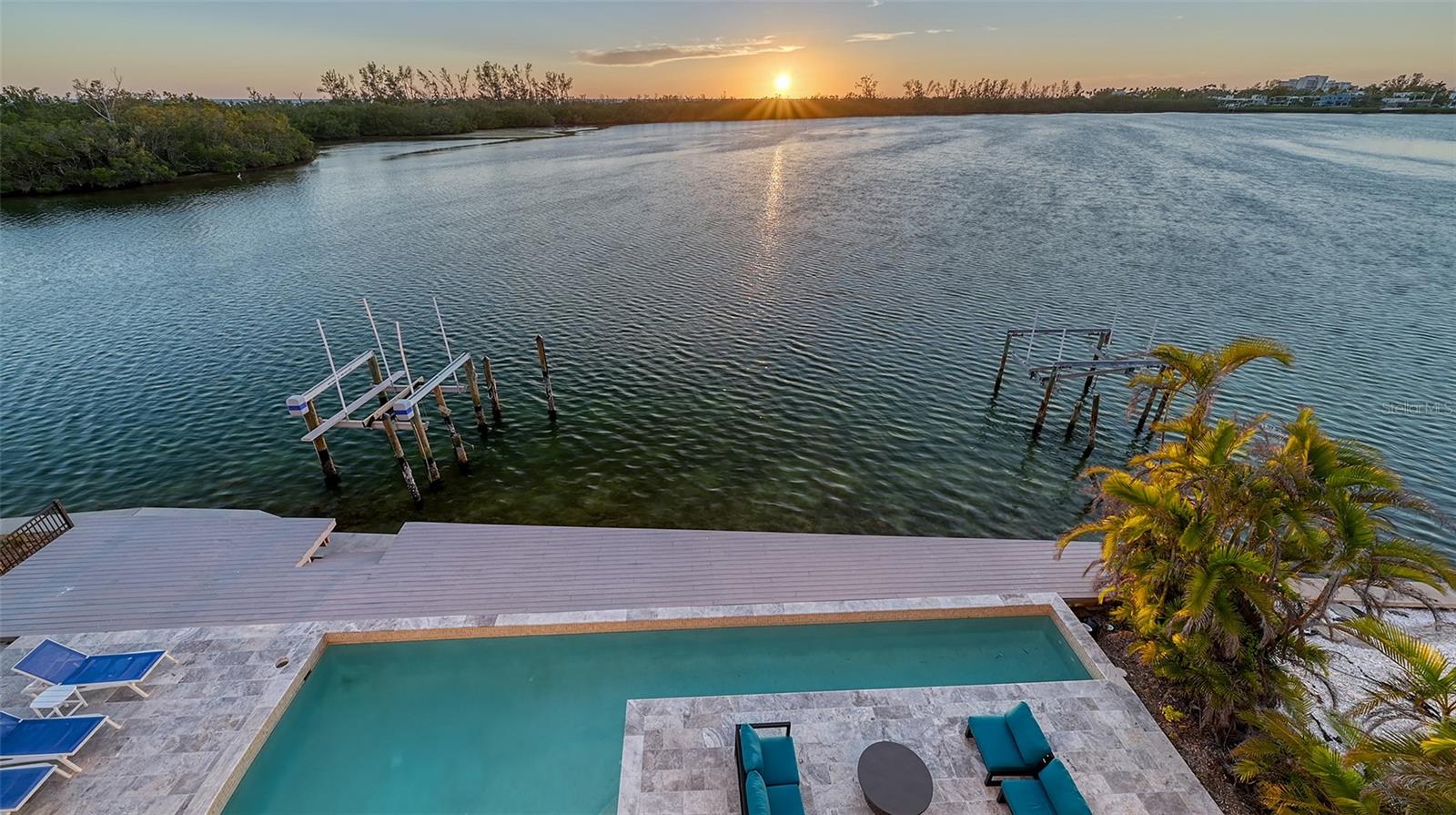 JOHN RINGLING ESTATES ST ARMANDS DIV 01 - Residential