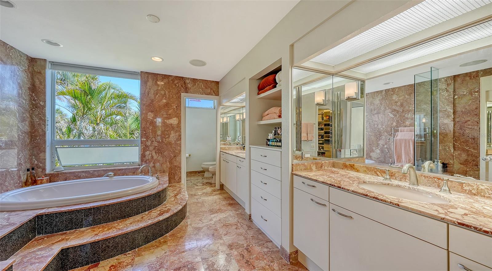 JOHN RINGLING ESTATES ST ARMANDS DIV 01 - Residential