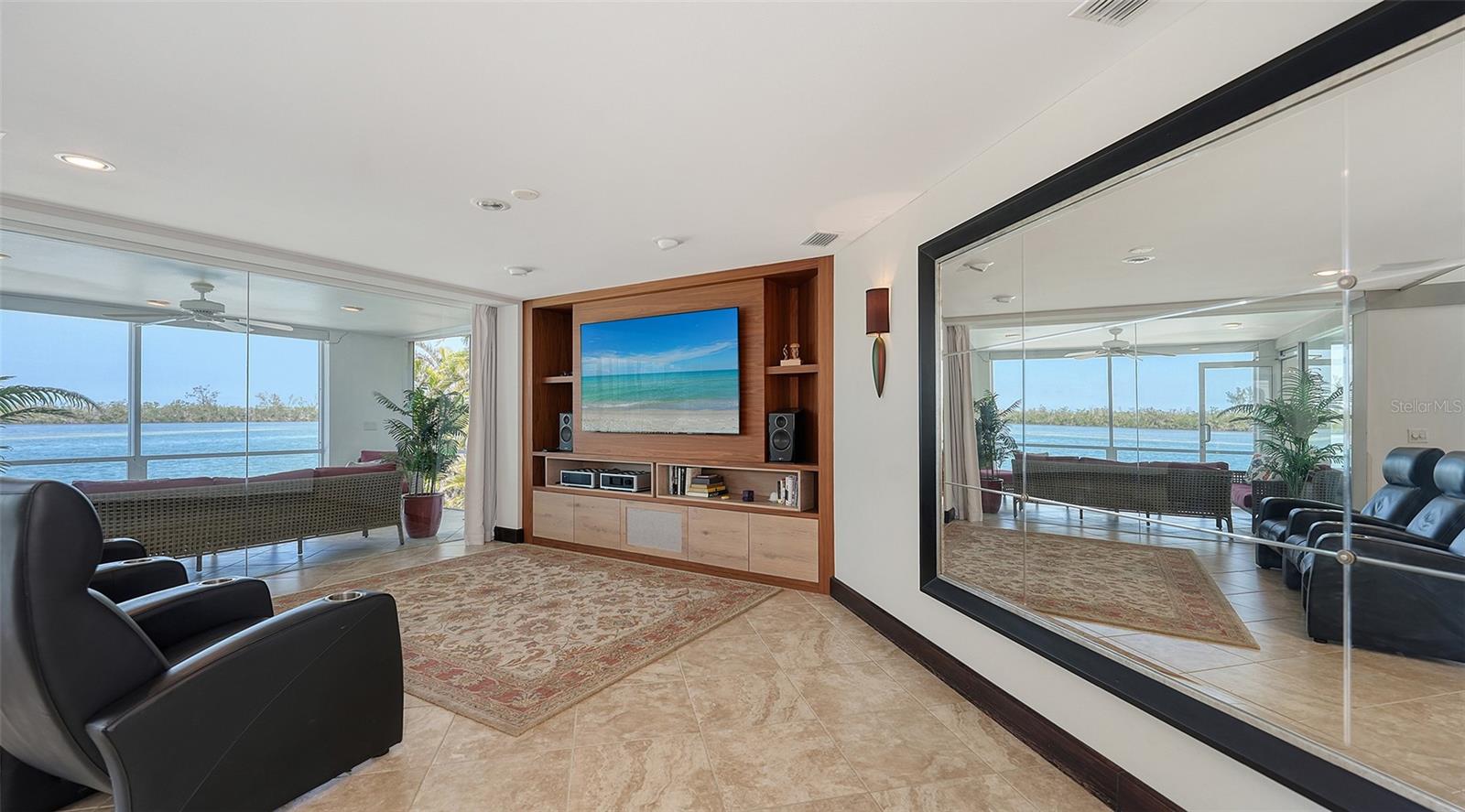 JOHN RINGLING ESTATES ST ARMANDS DIV 01 - Residential