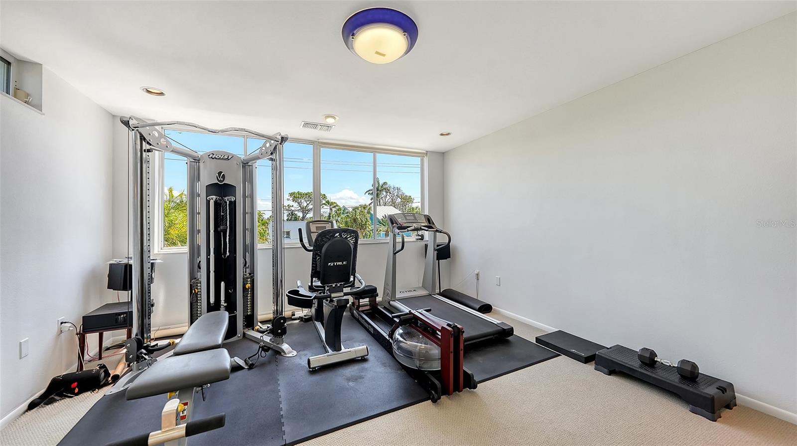 JOHN RINGLING ESTATES ST ARMANDS DIV 01 - Residential