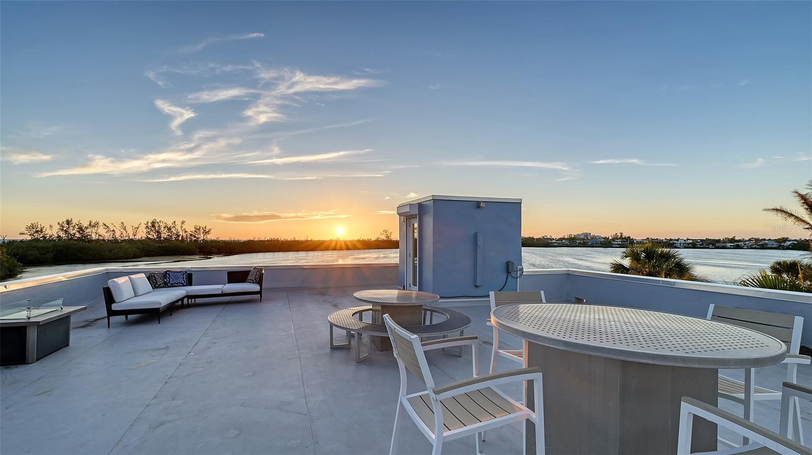 JOHN RINGLING ESTATES ST ARMANDS DIV 01 - Residential