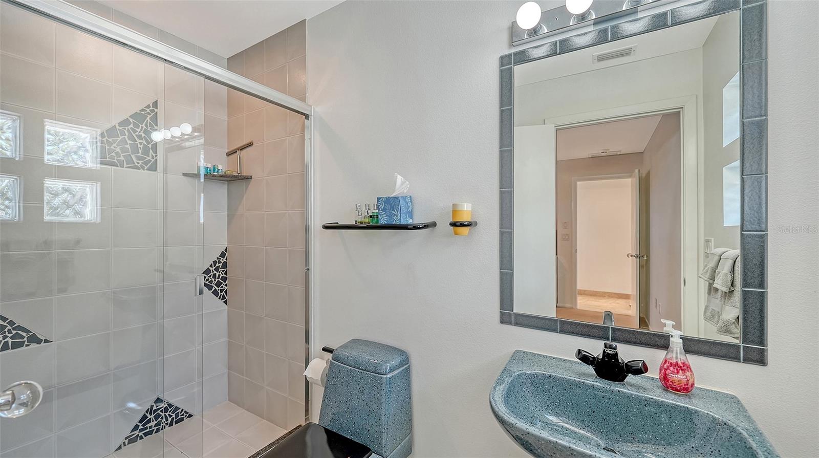 JOHN RINGLING ESTATES ST ARMANDS DIV 01 - Residential