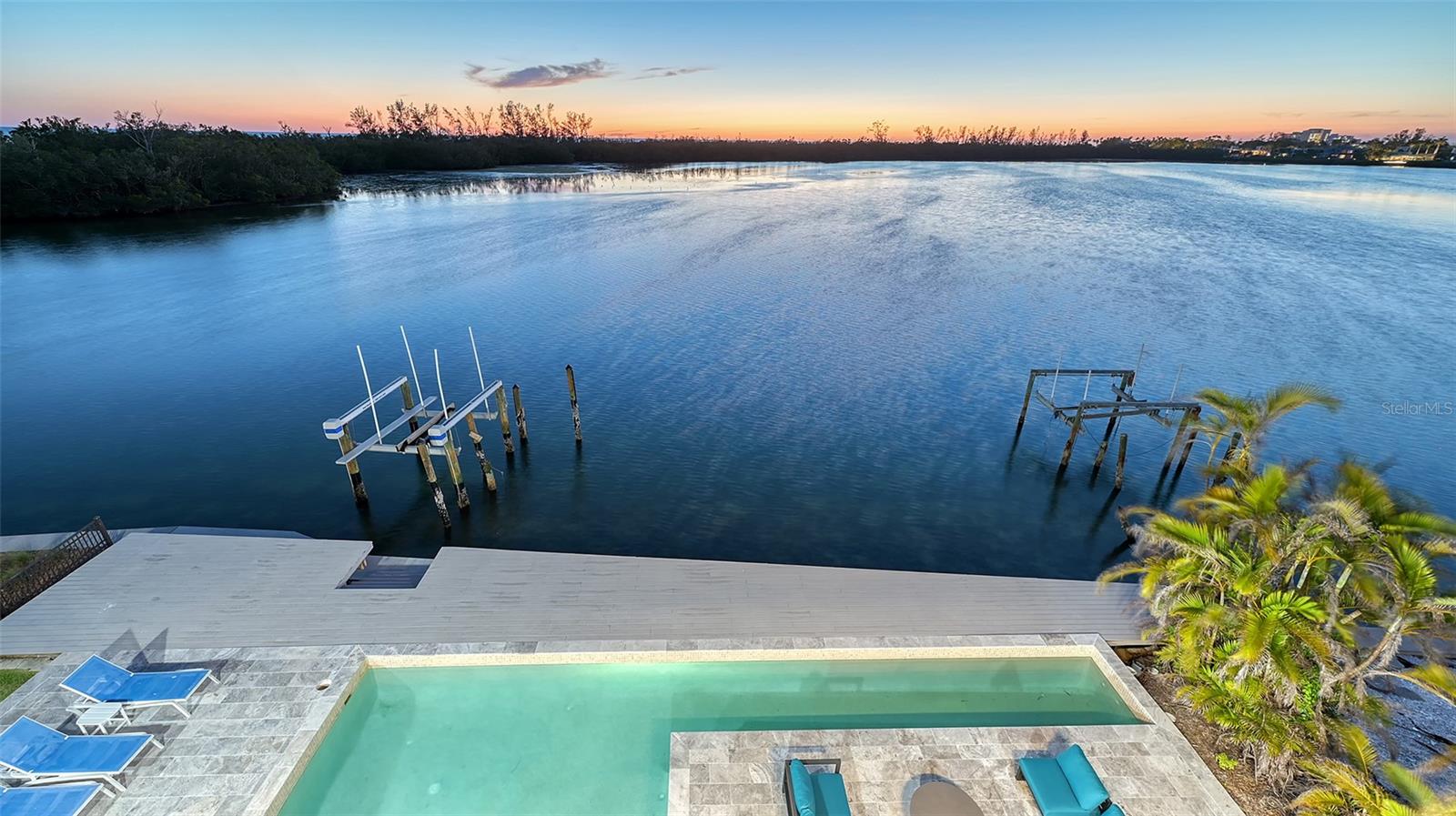 JOHN RINGLING ESTATES ST ARMANDS DIV 01 - Residential