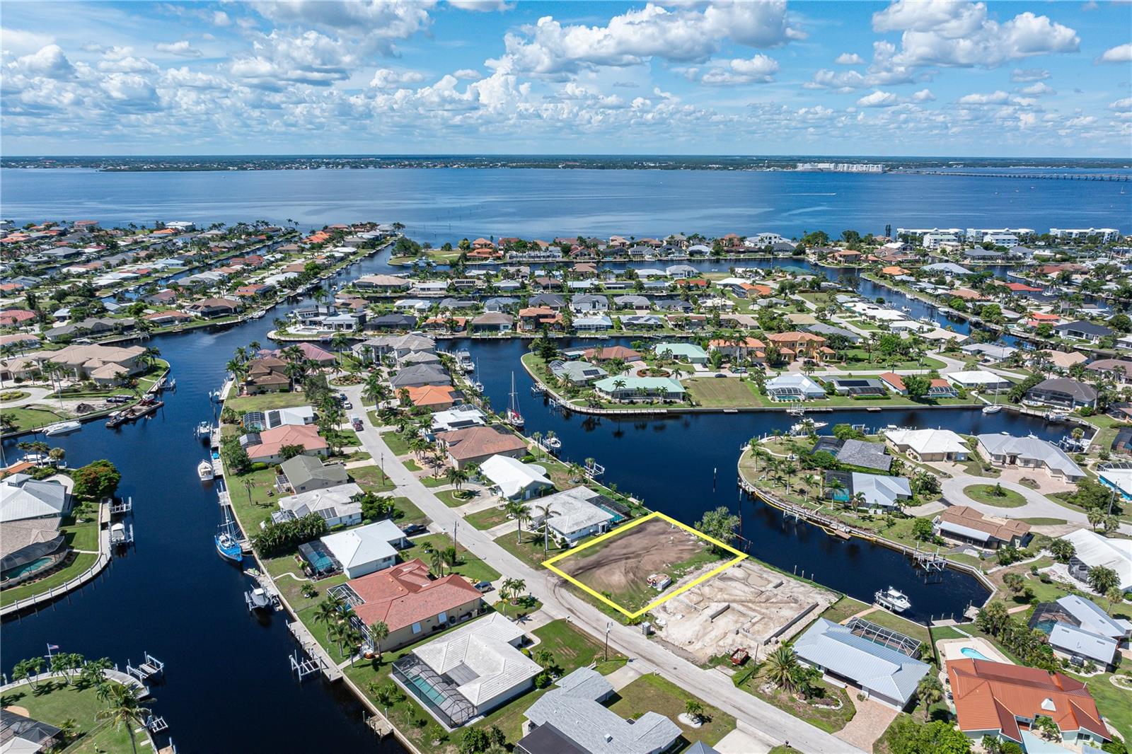 PUNTA GORDA ISLES SEC 04 - Land